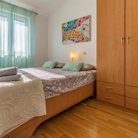 Awesome In With Wifi Apartment Banjole